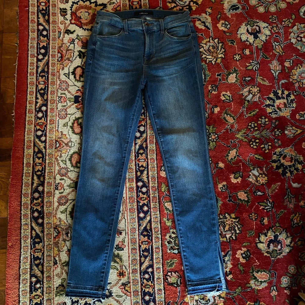 NWOT High Rise J Brand Jeans with Raw Hem Sz 28